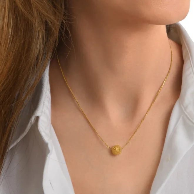 Betty Delicate Pendant Necklace - Gold