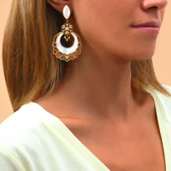 Capraia thin clip-on earrings - white