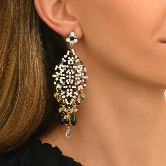 Chiara pierced stud earrings - black and white