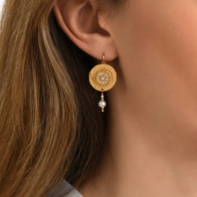 Dakota fine sleeper earrings - pearl