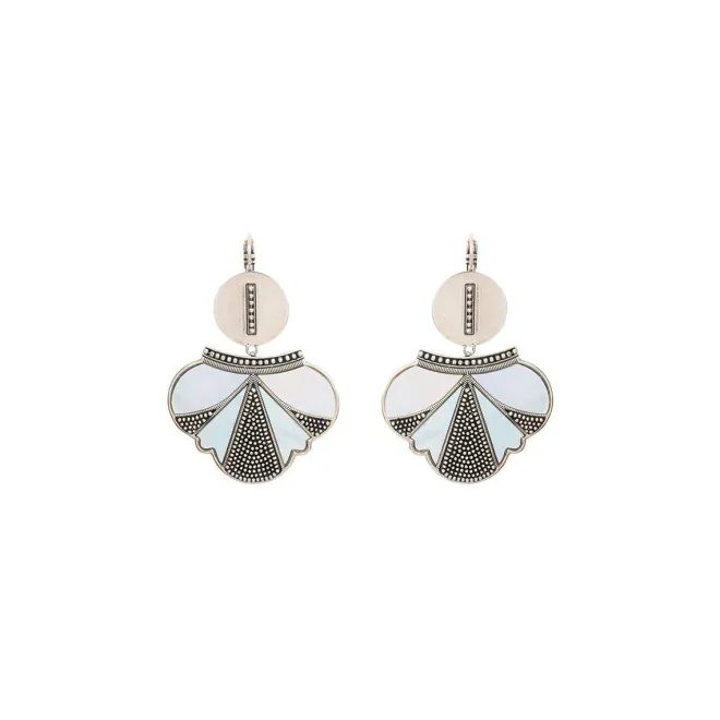 Hawaiian sleeper earrings - white