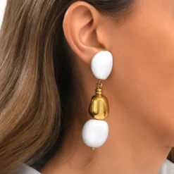 Loulou long clip-on earrings – white and gold