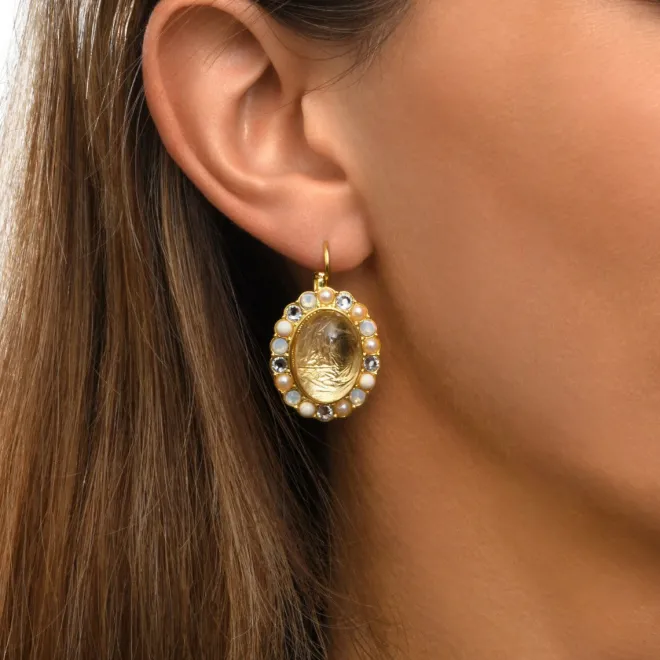 Oceane oval sleeper earrings – white
